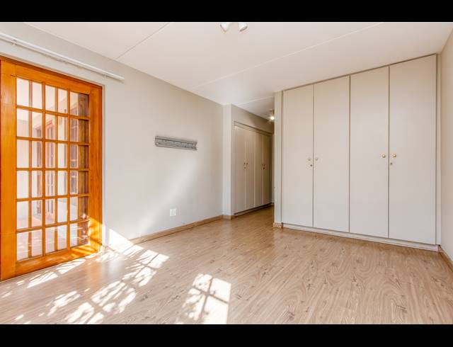 2 BEDROOM APARTMENT TO LET IN HYDE PARK